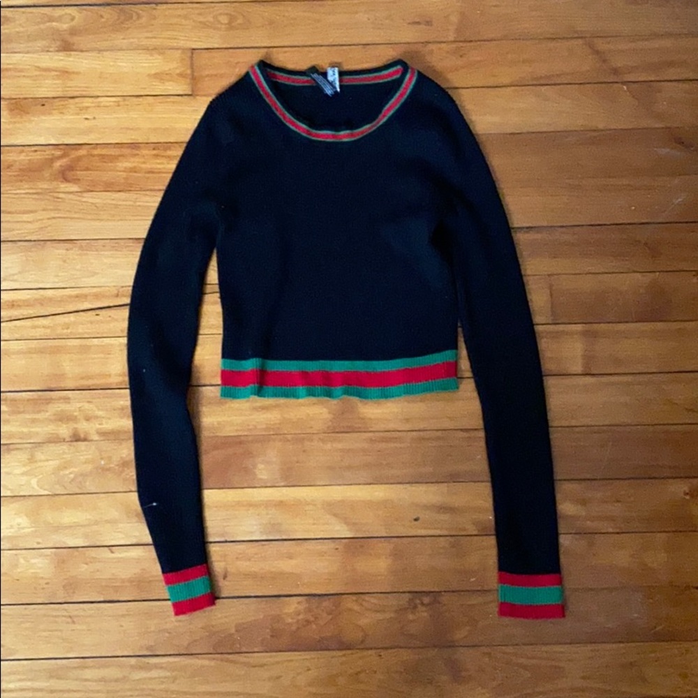 Black long sleeve crop top